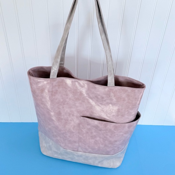 Coco+Carmen Vegan Leather Elegant Pink shoulder bag - Picture 5 of 17